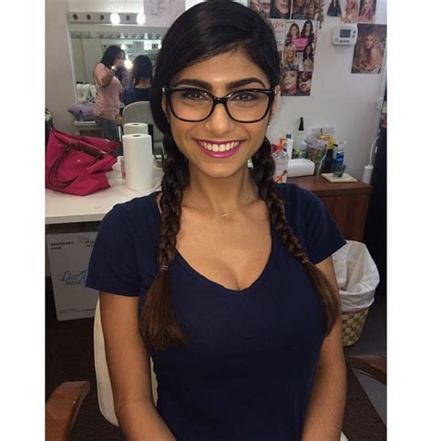 mia khalifa big cock|Mia Khalifa Large Cock Porn Videos 